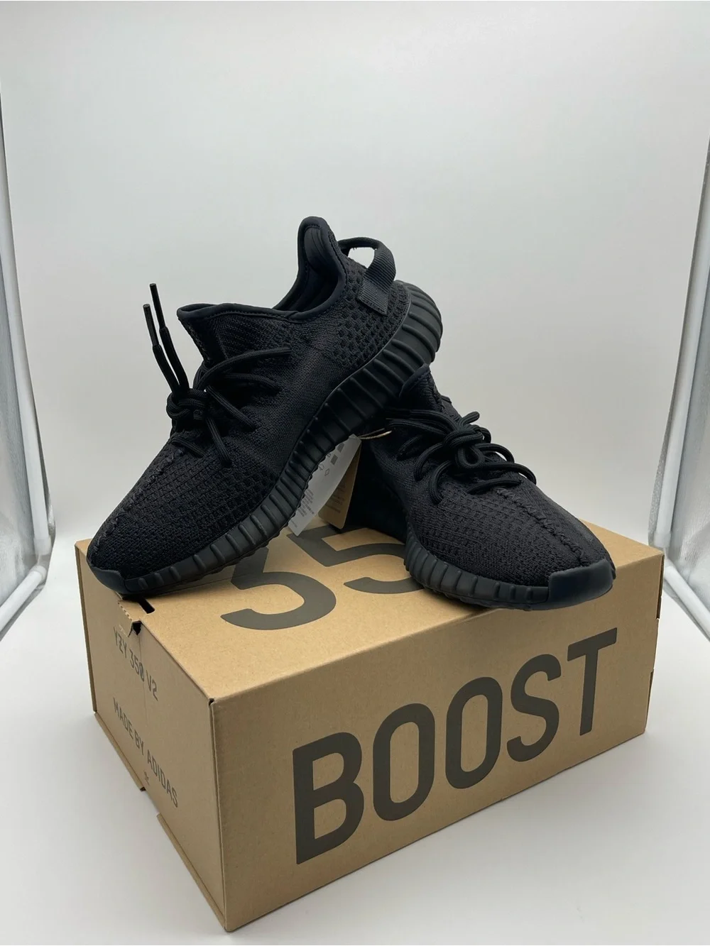 Adidas Yeezy Boost 350 V2 Onyx Sz 8.5 New w/ Tags